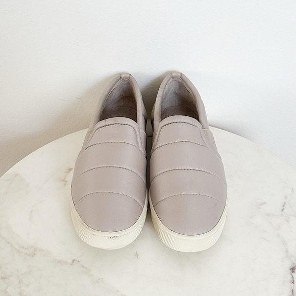 NEW Vince Blair Quilted Slip On Sneaker Cobblestone Size 8.5 - Picture 3 of 7